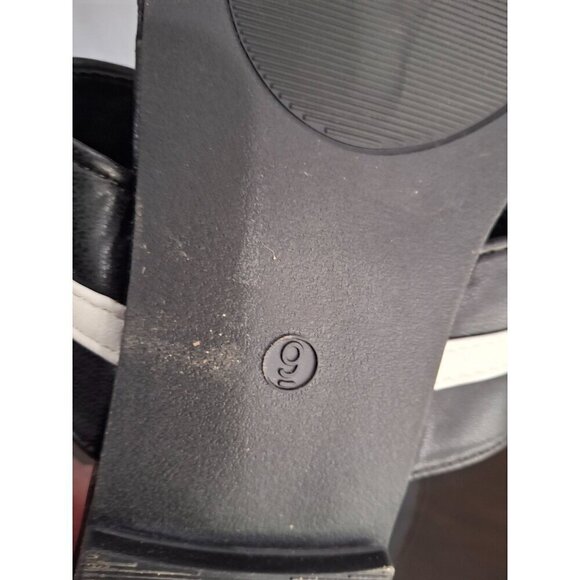 NWOB New York & Company Cassandra Black and White Thong Sandal/Sz. 9 - Picture 9 of 9